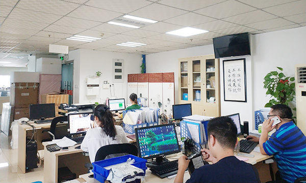 迎难而上,对未来充满信心